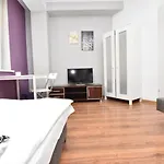Dukes Aparthostel - Prywatne Hostel