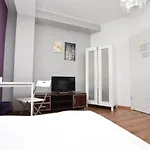 Hostel Dukes Aparthostel - Prywatne Vratislav