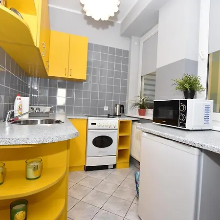 Dukes Aparthostel - Prywatne