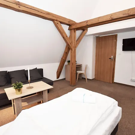 Dukes Aparthostel - Prywatne Hostel *