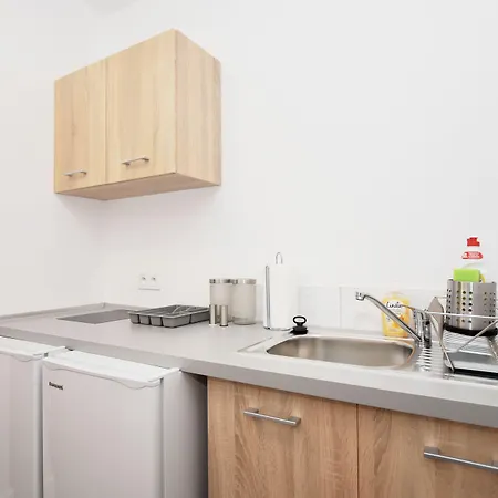 Dukes Aparthostel - Prywatne Hostel *