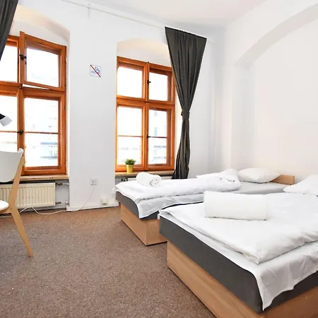 Dukes Aparthostel - Prywatne Hostel